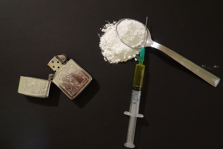 Image of heroin and its effects to represent how heroin makes you feel and why addiction develops